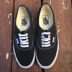 VANS Authentic Skate Shoe